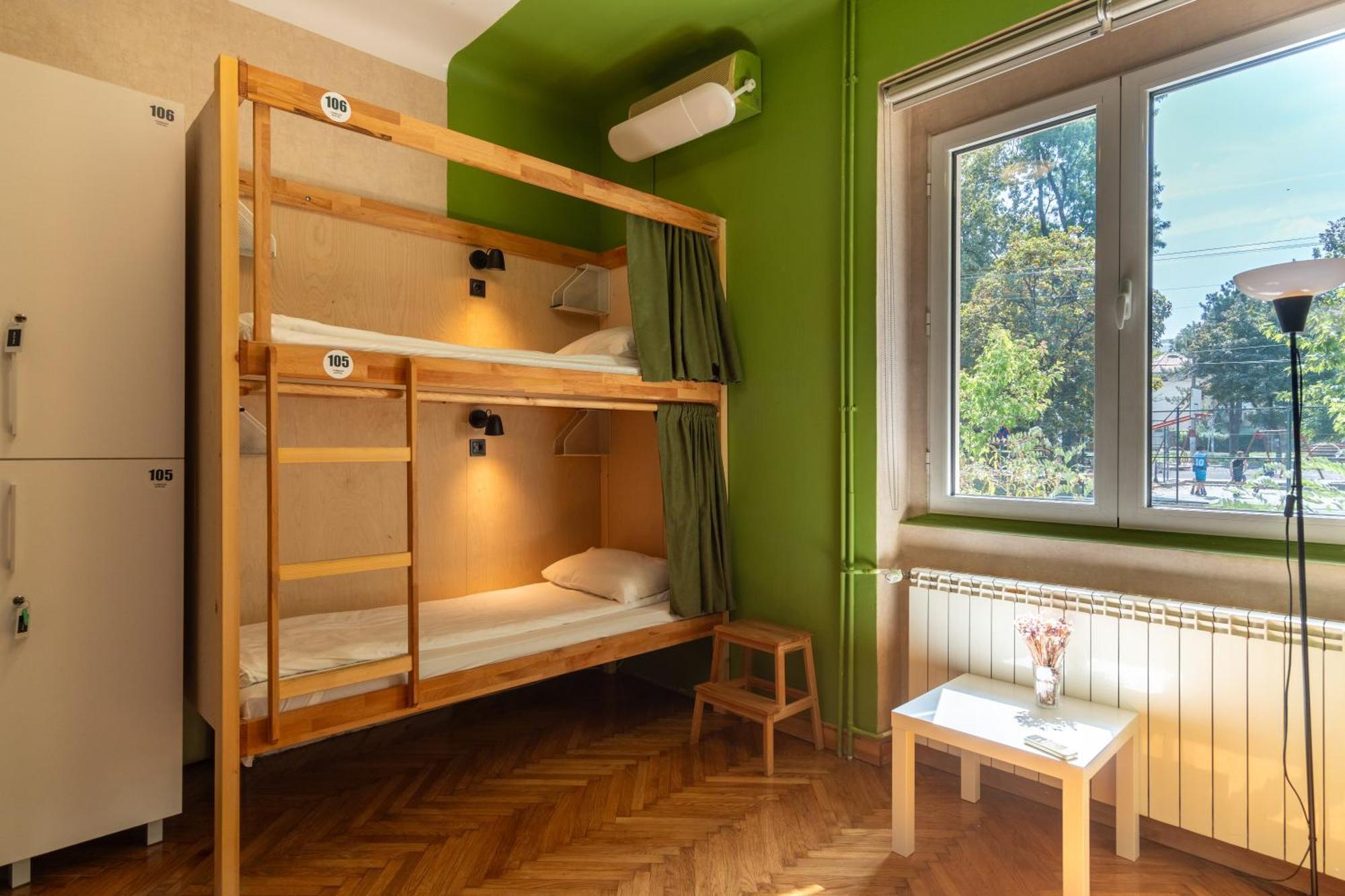 Cabbage Hostel Belgrado Buitenkant foto